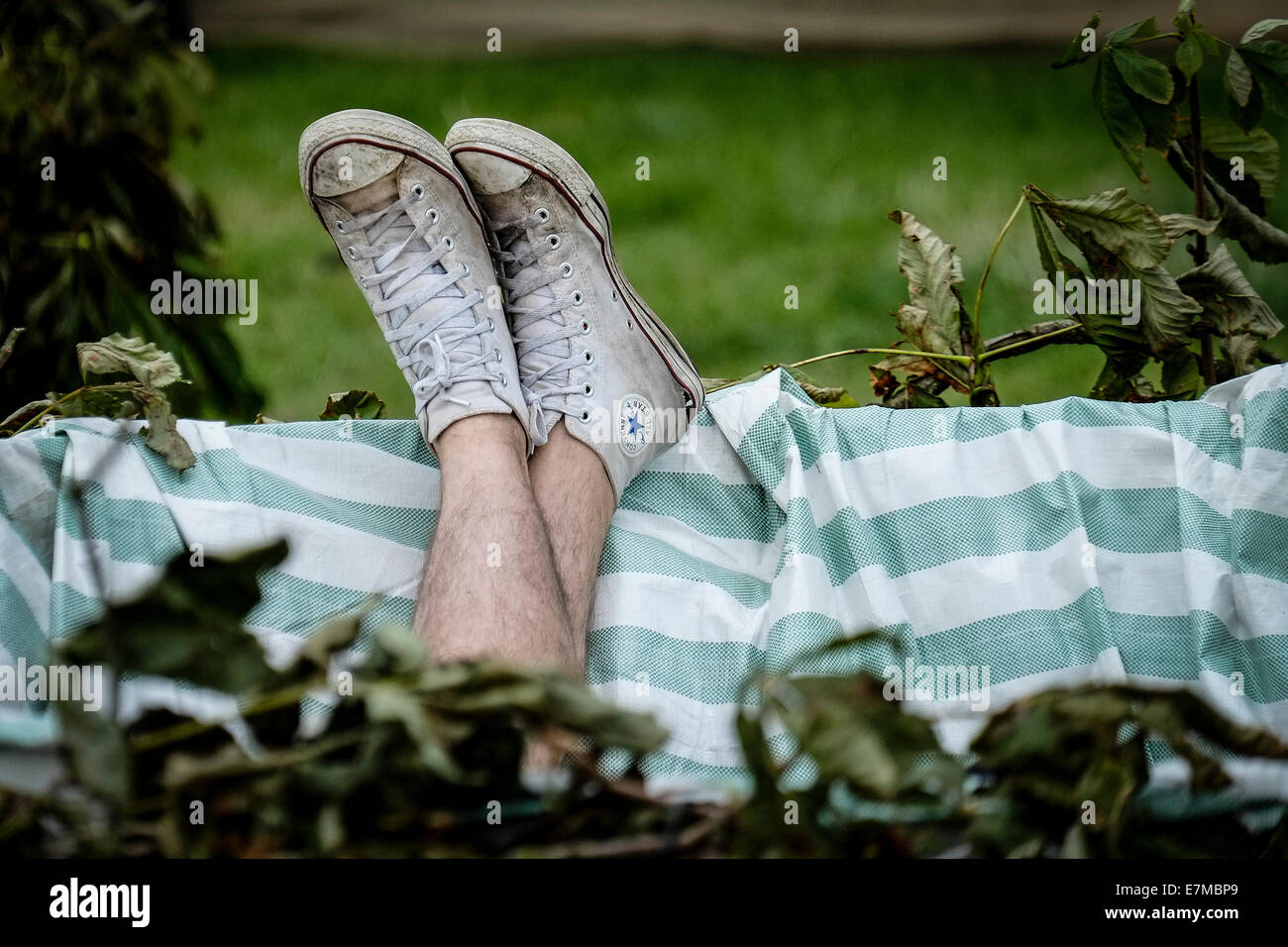 Relaxing converse hi-res stock photography and images - Alamy