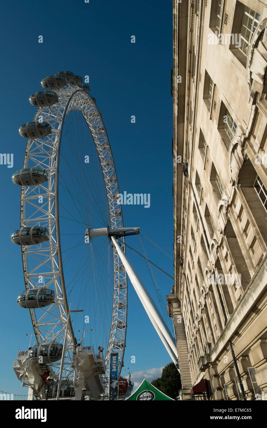 Details of the London Eye with deep blue skies Stock Photo - Alamy