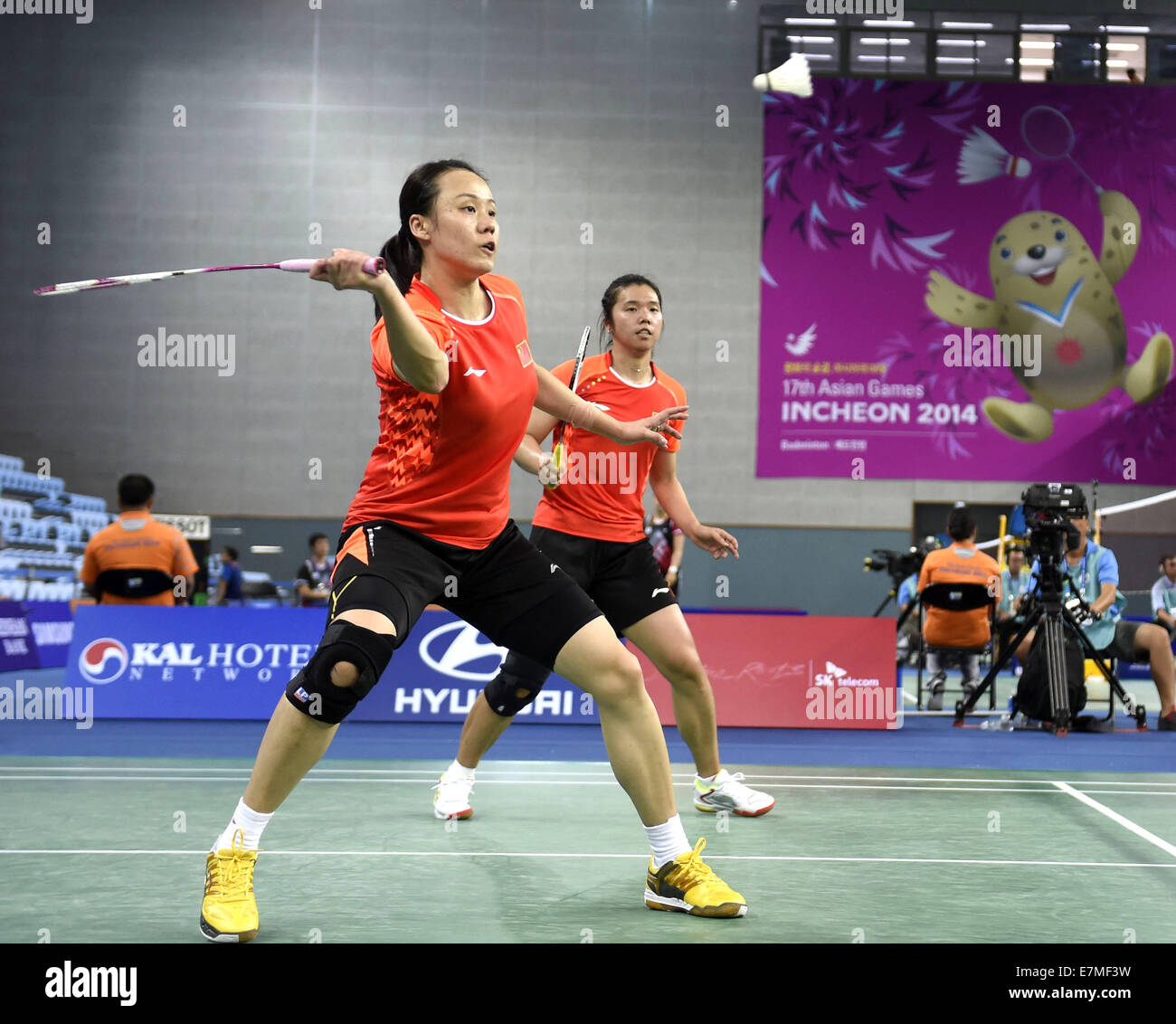 Incheon, South Korea. 21st Sep, 2014. Zhao Yunlei (front) and Tian Qing ...