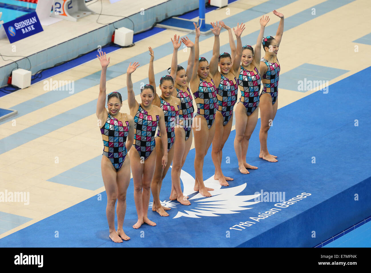 Synchronized swimming korea hires stock photography and images Alamy