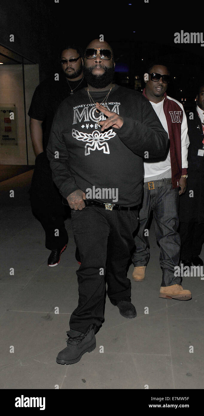 Rick Ross leaves the Radio 1 studios, wearing a sweatshirt with the slogan  "Money Controls Minds" Featuring: Rick Ross Where: London, United Kingdom  When: 18 Mar 2014 Stock Photo - Alamy