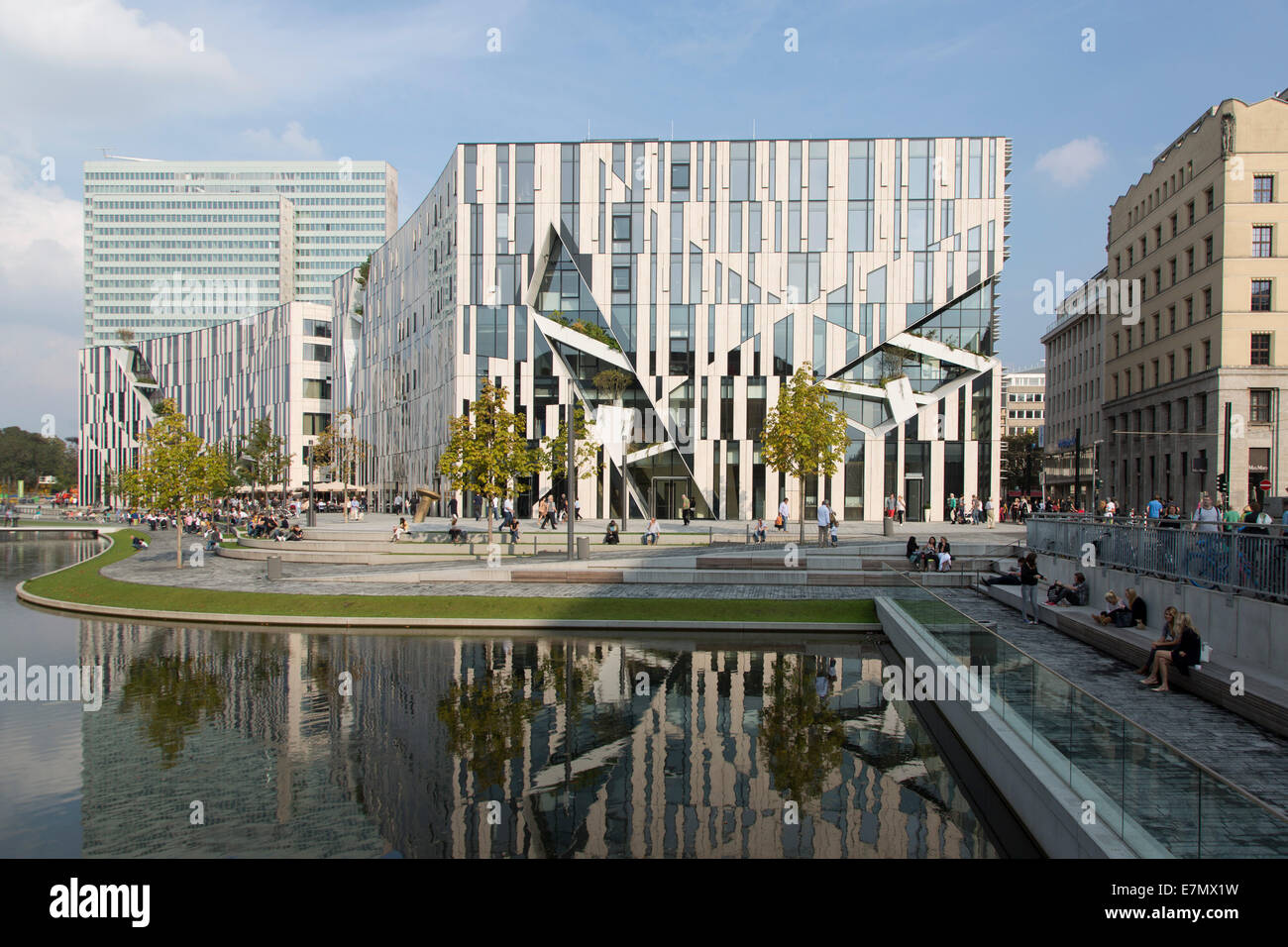 Modern Kö-Bogen shopping centre on Koenigsallee in Dusseldorf, Germany designed by Daniel Libeskind and constructed in 2013. Stock Photo