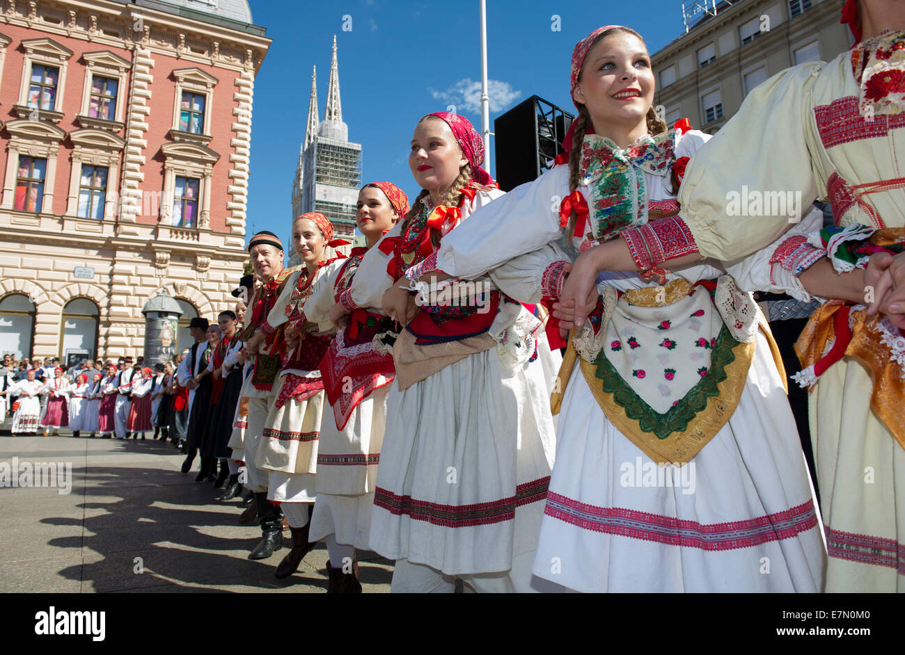 Zagreb, Croatia. 21st Sep, 2014. Participants dressed in traditional
