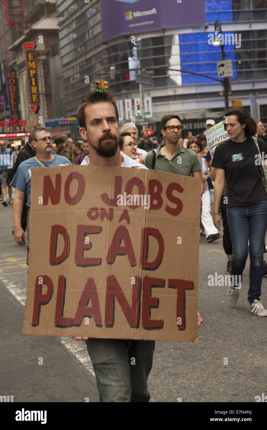 New York, USA. 21st Sep, 2014. People from all over the US came and sent a message to governments around the world that it is their number one duty to protect the planet for today's citizens and future generations. Credit:  David Grossman/Alamy Live News Stock Photo