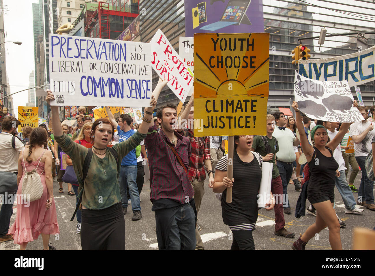 New York, USA. 21st Sep, 2014. People from all over the US came and sent a message to governments around the world that it is their number one duty to protect the planet for today's citizens and future generations. Credit:  David Grossman/Alamy Live News Stock Photo