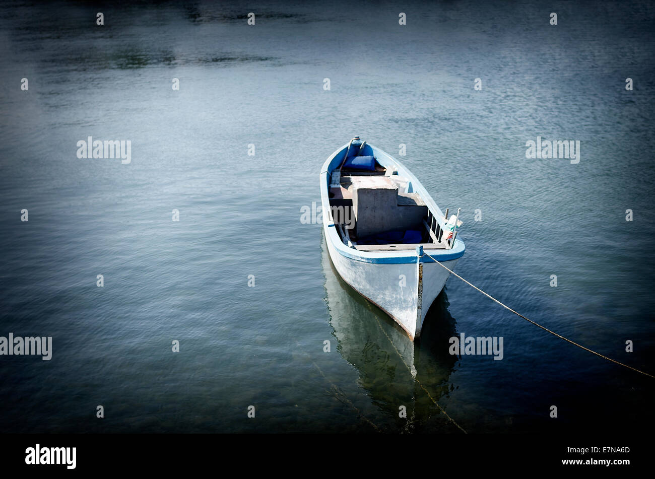 Boat tied to dock hi-res stock photography and images - Alamy