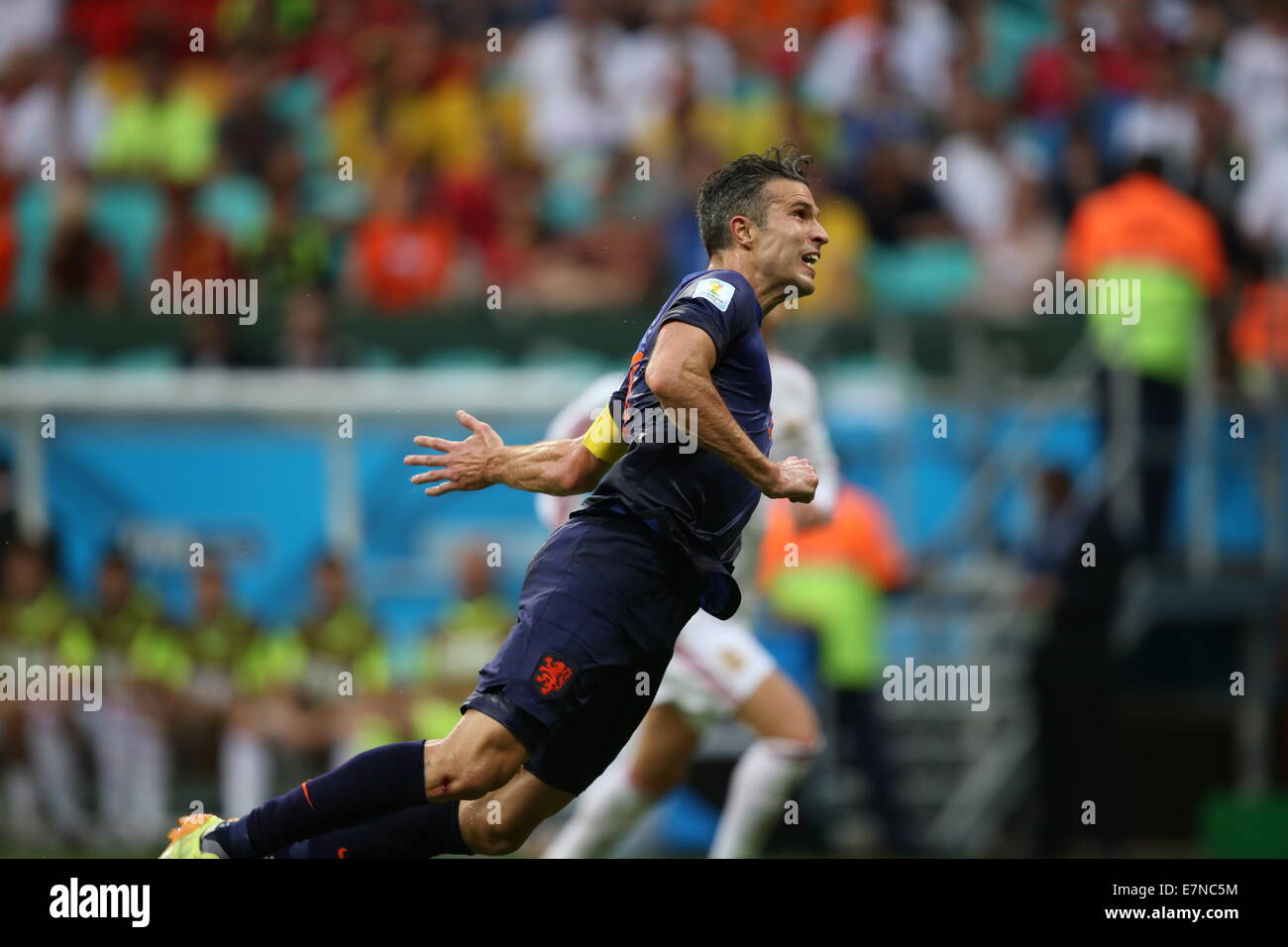Robin van Persie scores with a header. Spain v Holland. World Cup 2014. Fonte Nova stadium, Bahia, Brazil Stock Photo