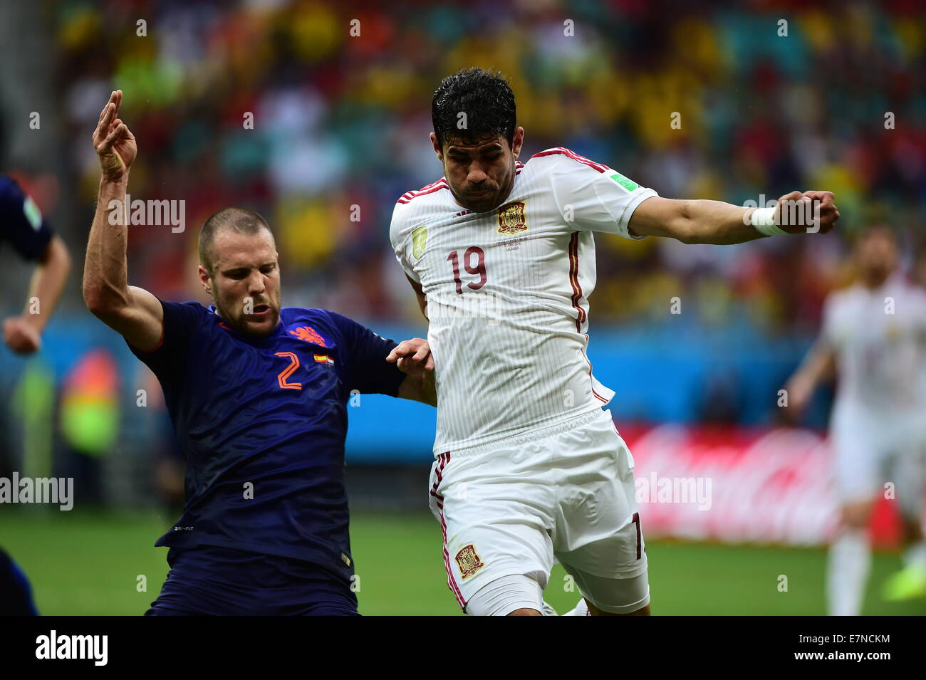 Diego Costa and Ron Vlaar. Salvador BA 13 jun 2014. Jogo 03 Holanda VS Espanha. Spain v Holland. World Cup 2014. Fonte Nova stad Stock Photo