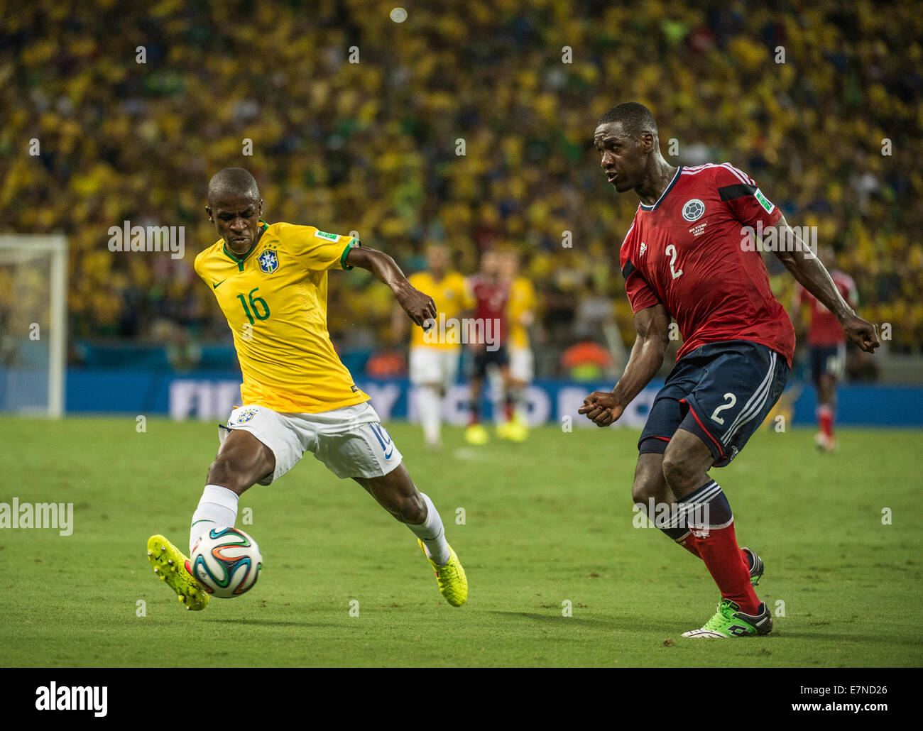 Ramires and Cristian Zapata. Brazil v Colombia, quarter-final. FIFA World Cup Brazil 2014. Castelao stadium, Fortaleza. 4 July 2 Stock Photo