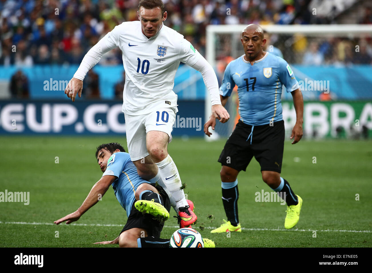 Wayne Rooney. Uruguay v England, group match. FIFA World Cup 2014. Arena de  Sao Paulo, Sao Paulo. 19 Jun 2014 Stock Photo - Alamy