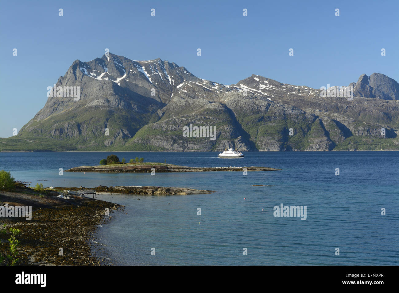 Kilboghamn, Sorfjorden, ferry boat, mountain Telnestinden, Rodoy