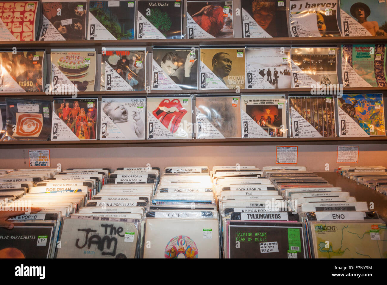 Vintage record shop interior hi-res stock photography and images - Alamy