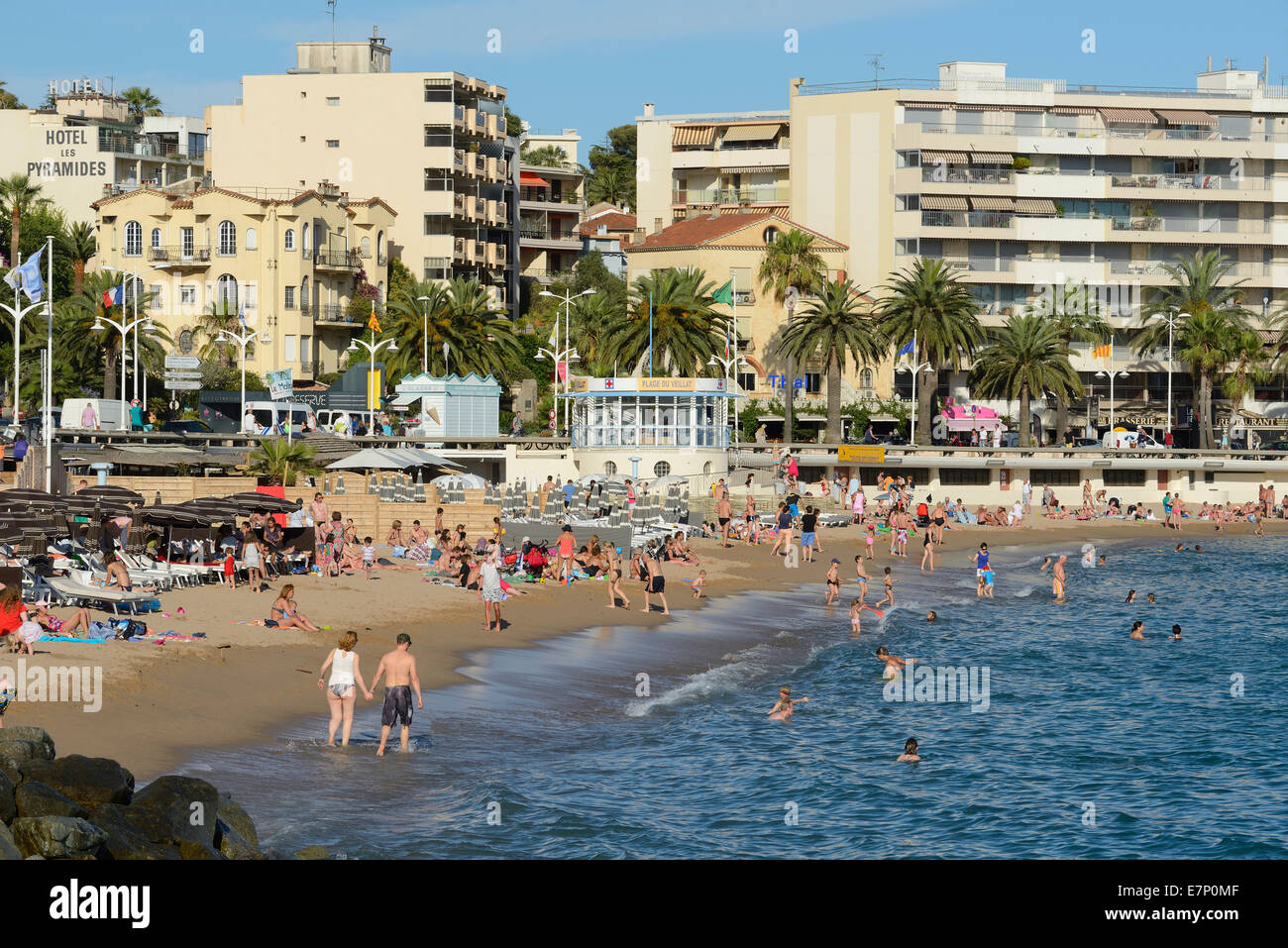 Europe, France, Provence-Alpes-Côte d'Azur, Provence, St. Raphael, city, beach, crowd Stock Photo