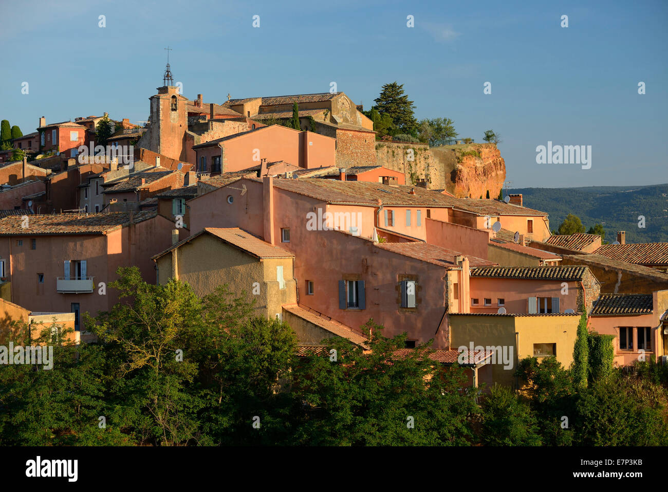 Europe, France, Provence-Alpes-Côte d'Azur, Provence, Roussillon, homes, town, village Stock Photo