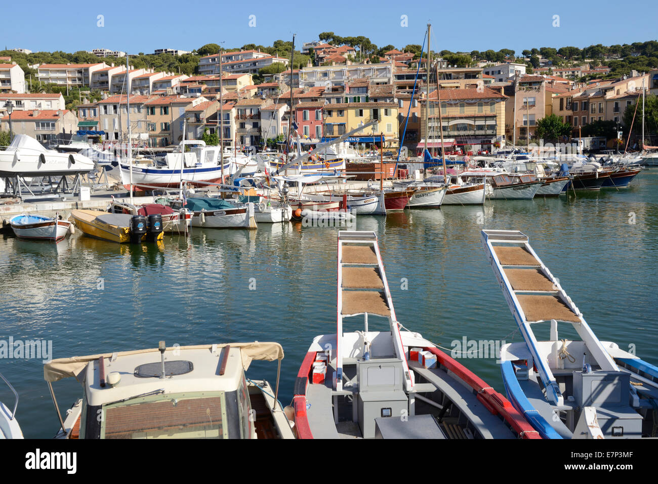 Europe, France, Provence-Alpes-Côte d'Azur, Provence, Cassis, marina, Mediterranean, boats Stock Photo