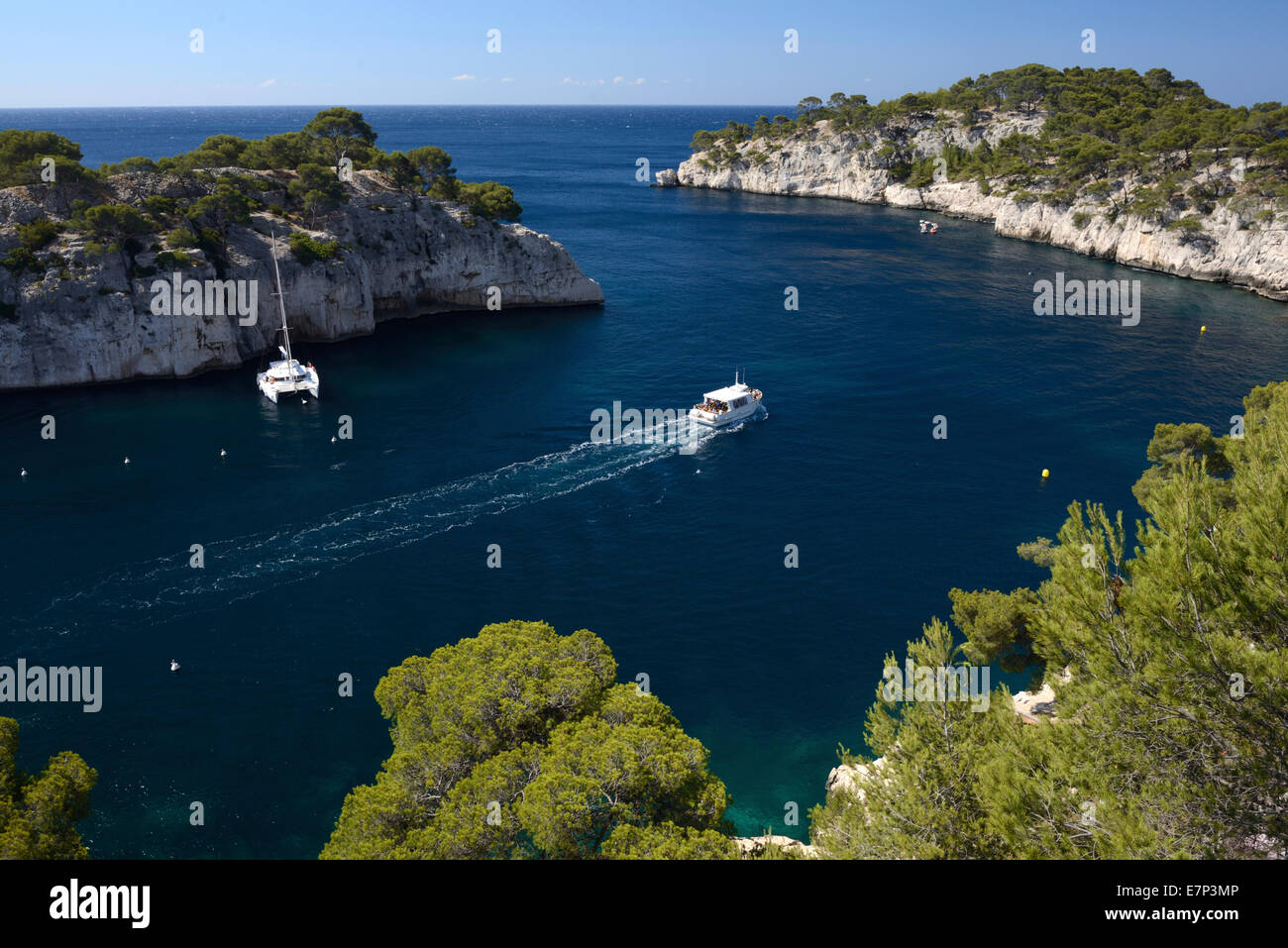 Europe, France, Provence-Alpes-Côte d'Azur, Provence, Cassis, calanque, boats, harbour, sea, coast, coastal, Mediterranean, inle Stock Photo