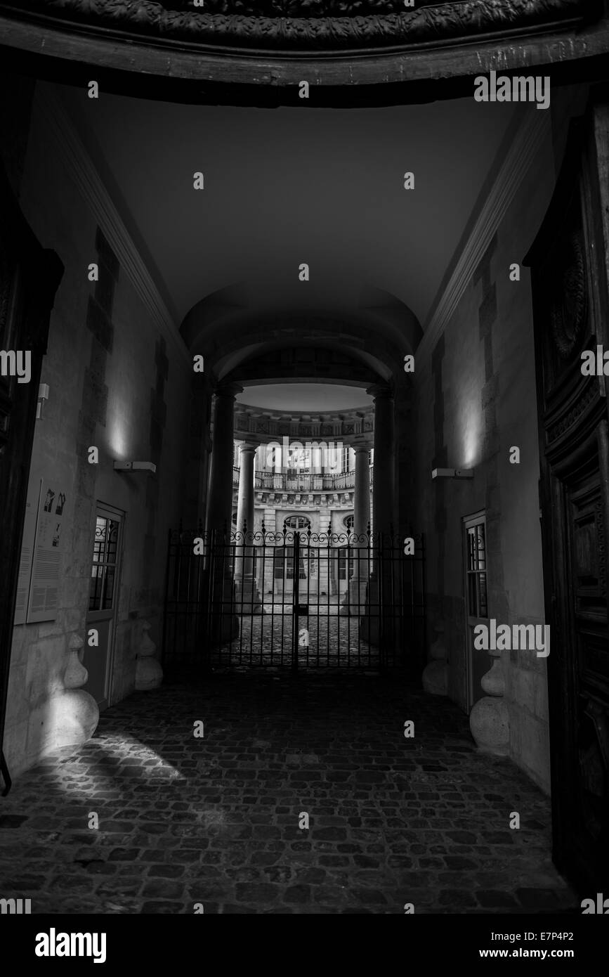 Entrance Black and White Stock Photos & Images - Alamy