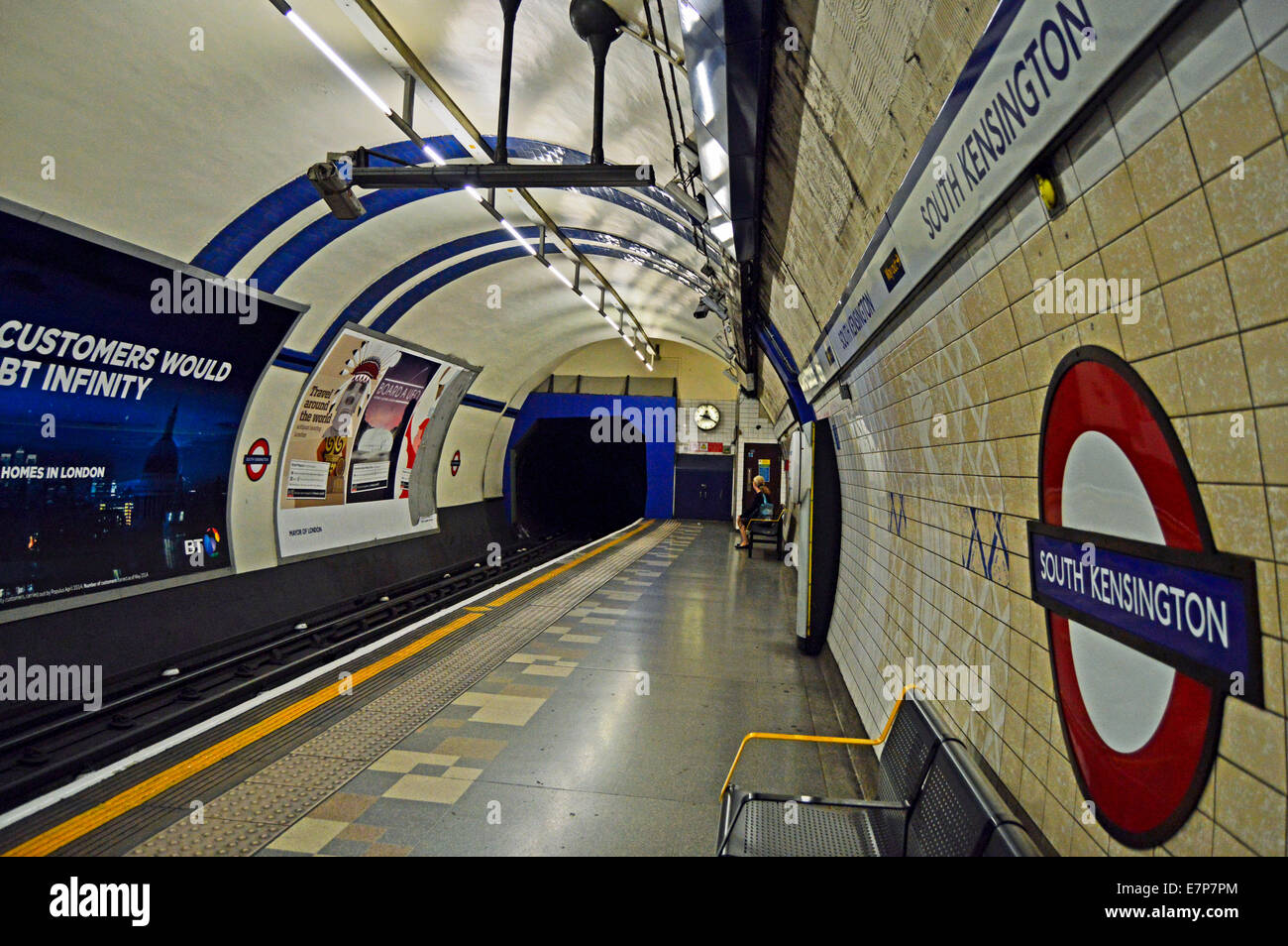 South Kensington Underground Station platform showing roundel, Royal Stock Photo 73633132 Alamy
