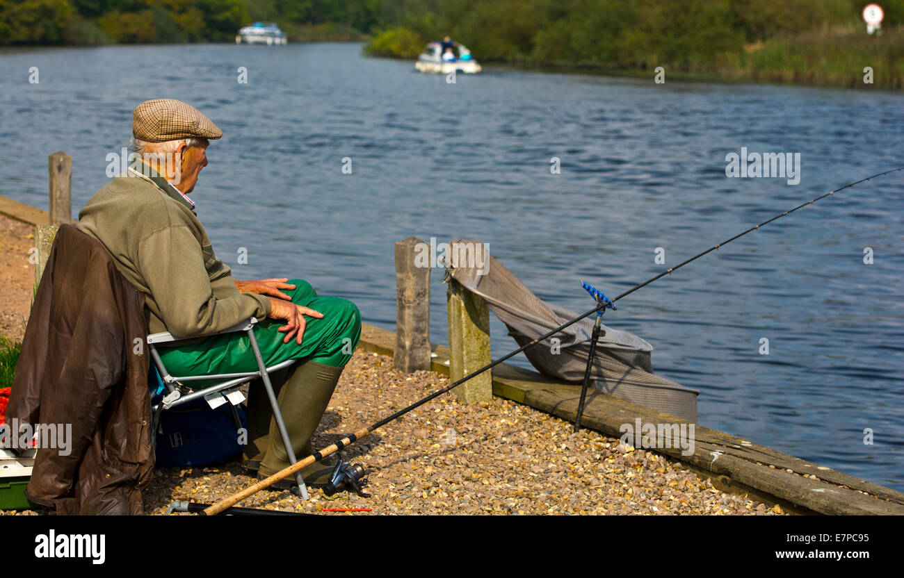 Old man fishing hi-res stock photography and images - Alamy