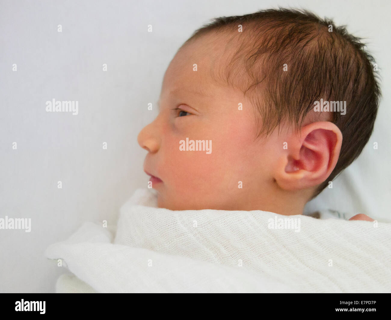 Newborn baby girl hi-res stock photography and images - Alamy