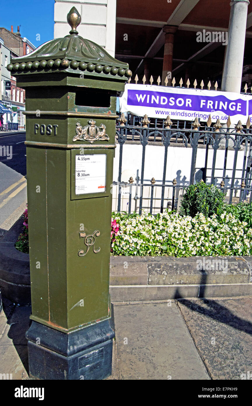 Postbox, Windsor, Royal Borough of Windsor and Maidenhead, Berkshire, England, United Kingdom Stock Photo