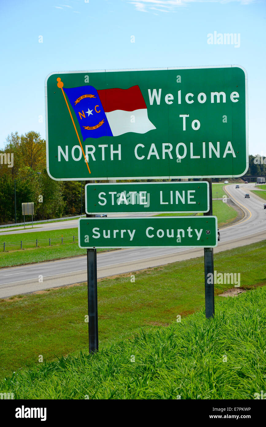 Welcome to North Carolina state line sign on interstate I-95 Stock Photo