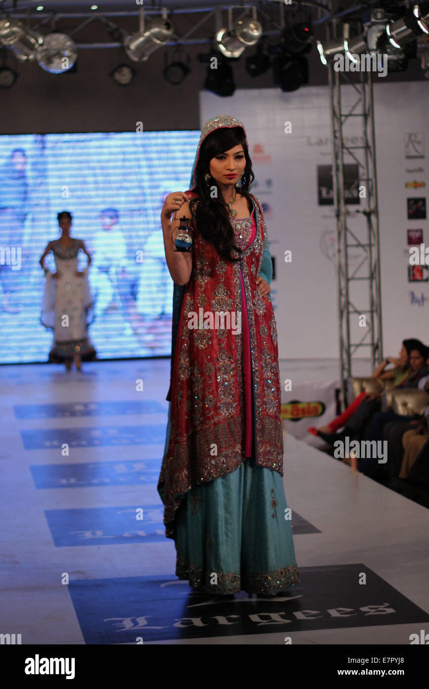 Indian Pakistani Ramp Model Lahore, Pakistan. 21st Sep, 2014. Pakistani model walks on the ramp to ...