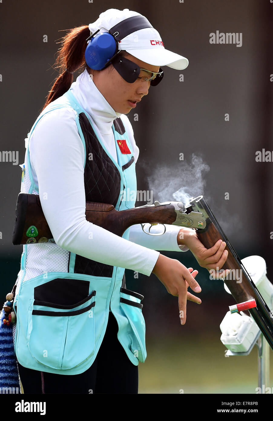 Incheon, South Korea. 23rd Sep, 2014. Zhu Jingyu of China competes ...