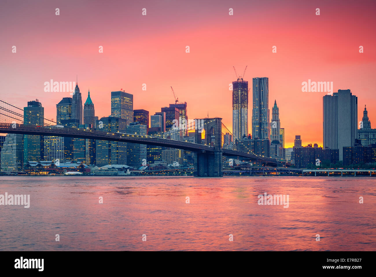 Brooklyn bridge and Manhattan at dusk Stock Photo