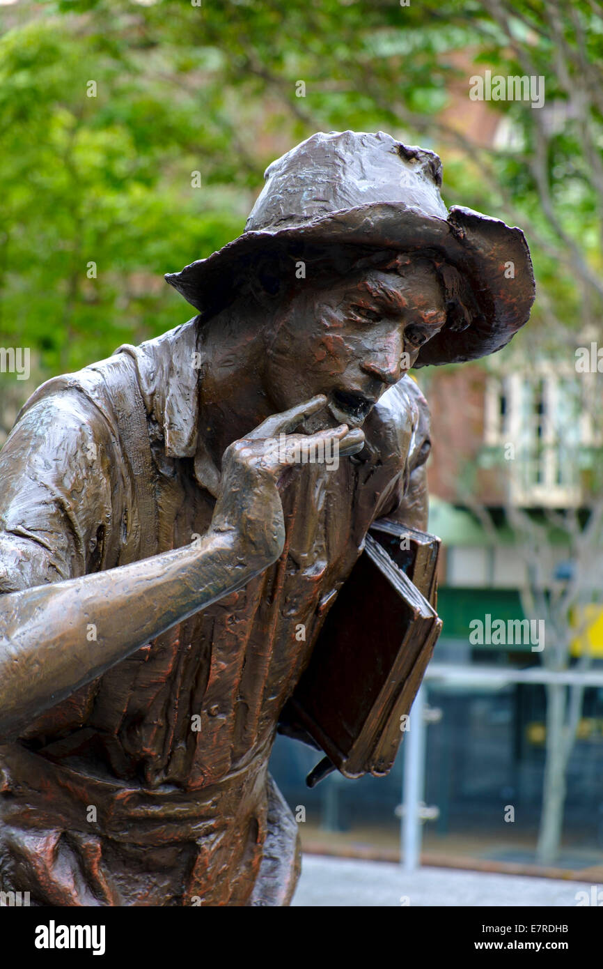 Statues in King Square Stock Photo Alamy