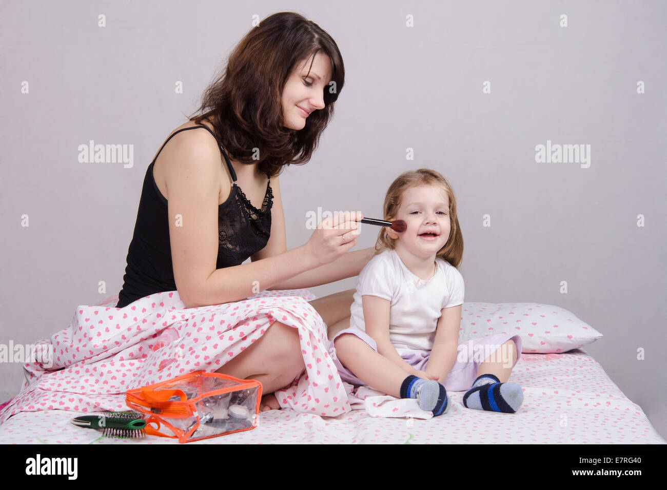 Mom daughter sit in hi-res stock photography and images - Alamy