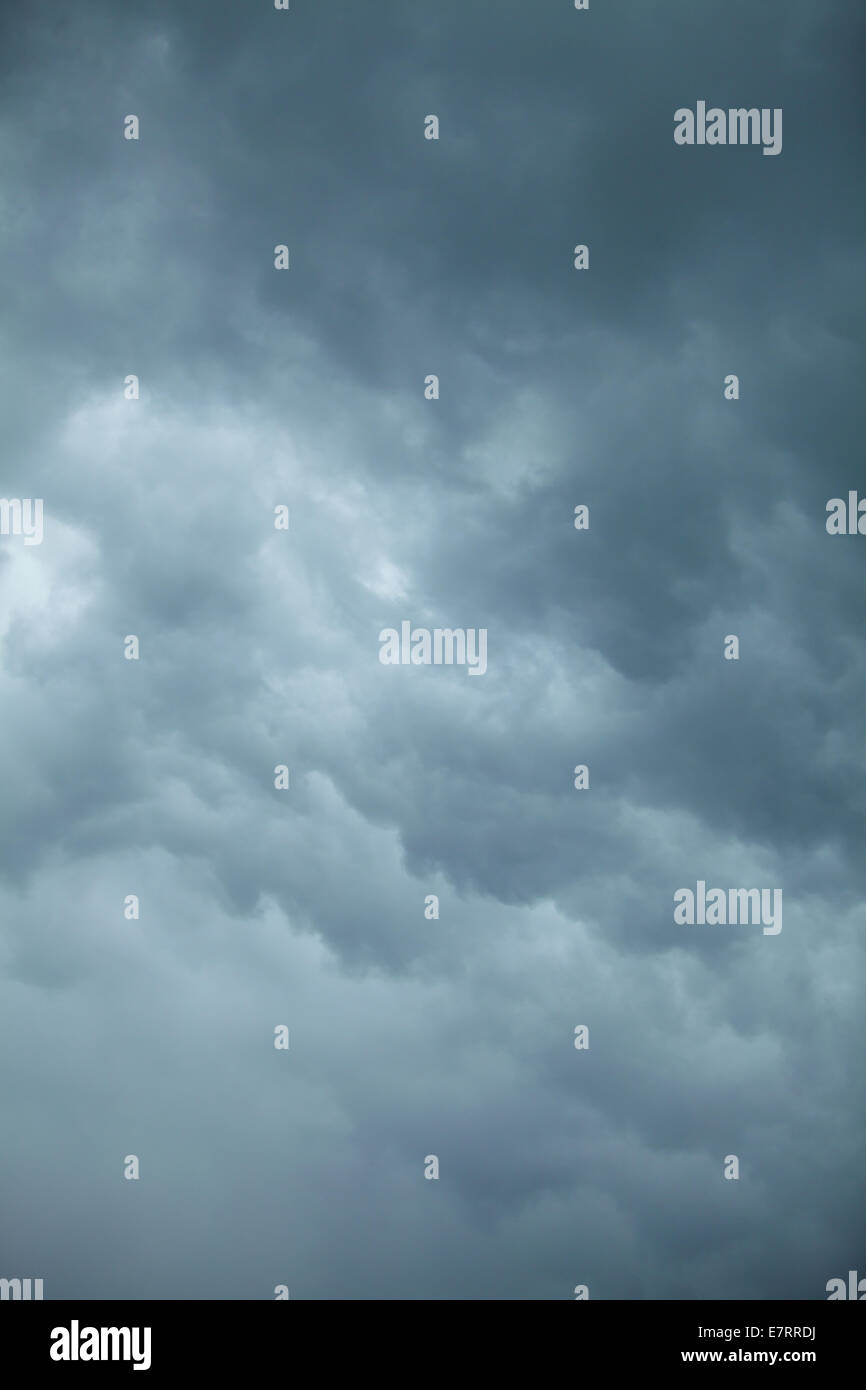Dramatic cloudscape. Dark stormy clouds covering the sky as nature ...