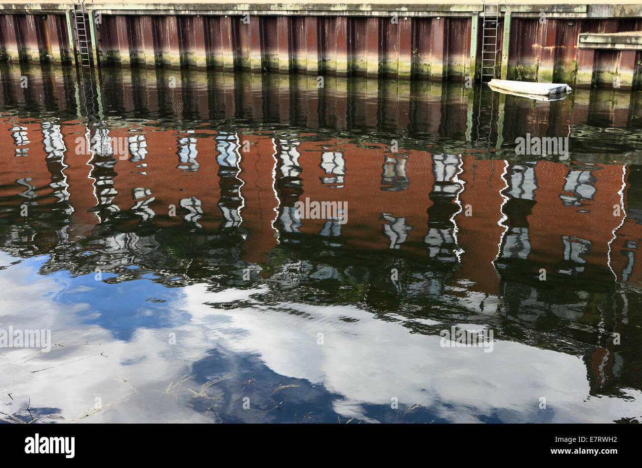 Riverside apartments balconies hires stock photography and images Alamy