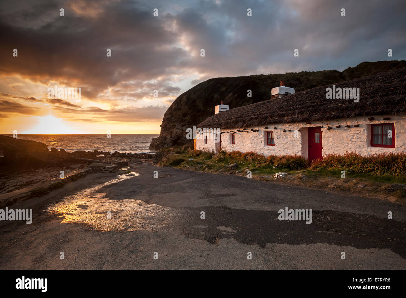 Thatched Cottage At Niarbyl Bay Dalby Isle Of Man Stock Photo Alamy