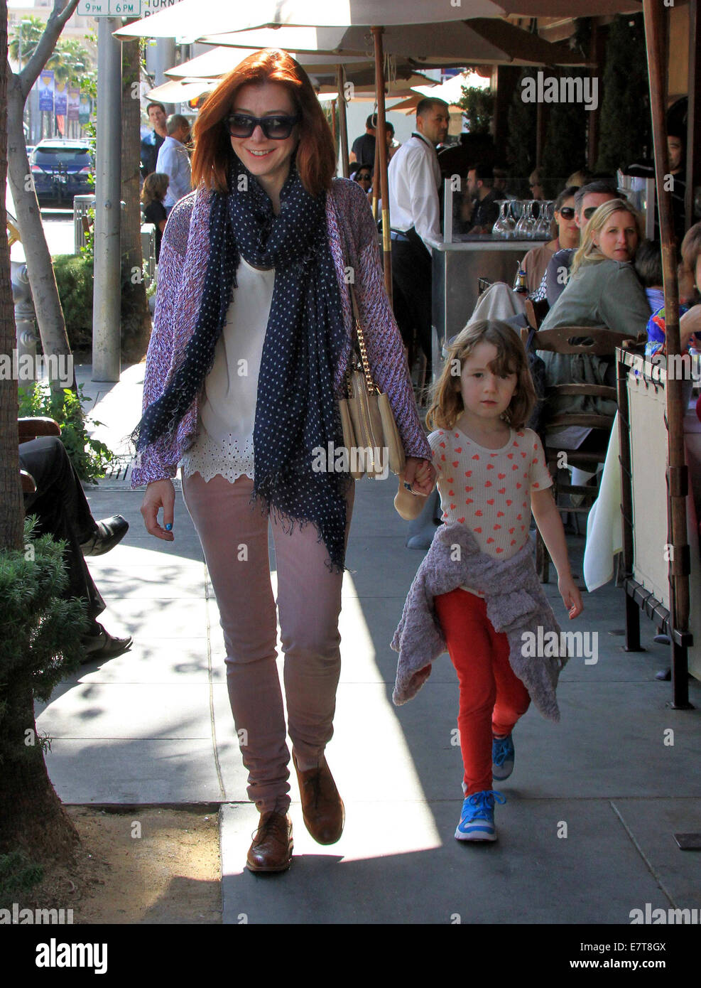 Alyson Hannigan and her daughter Satyana have lunch together at Il