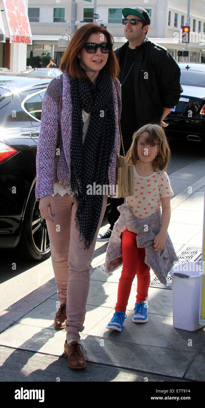 Alyson Hannigan and her daughter Satyana have lunch together at Il