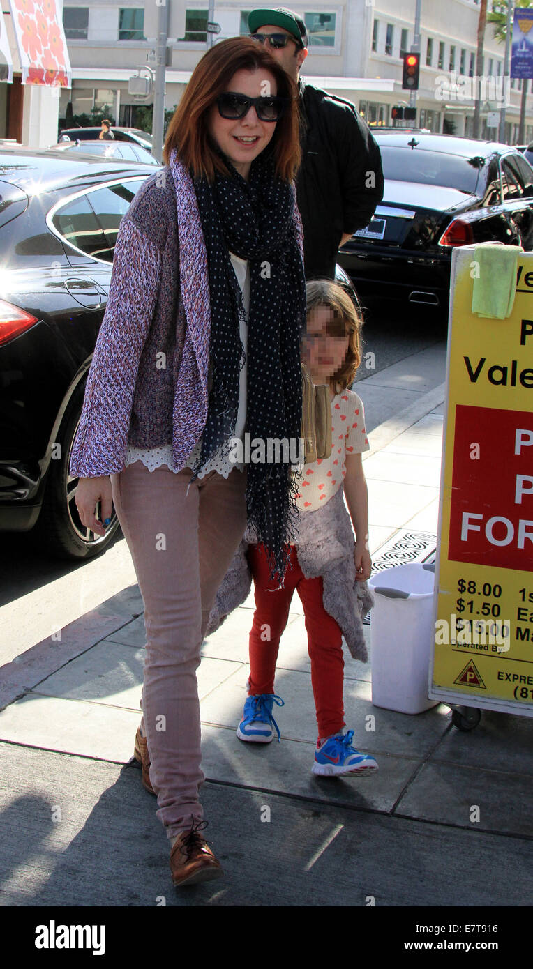 Alyson Hannigan and her daughter Satyana have lunch together at Il(02)