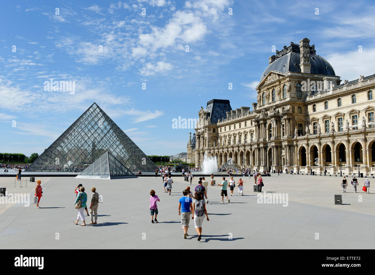 Glass pyramid, Palais du Louvre, 1st Arrondissement, Paris, France Stock Photo