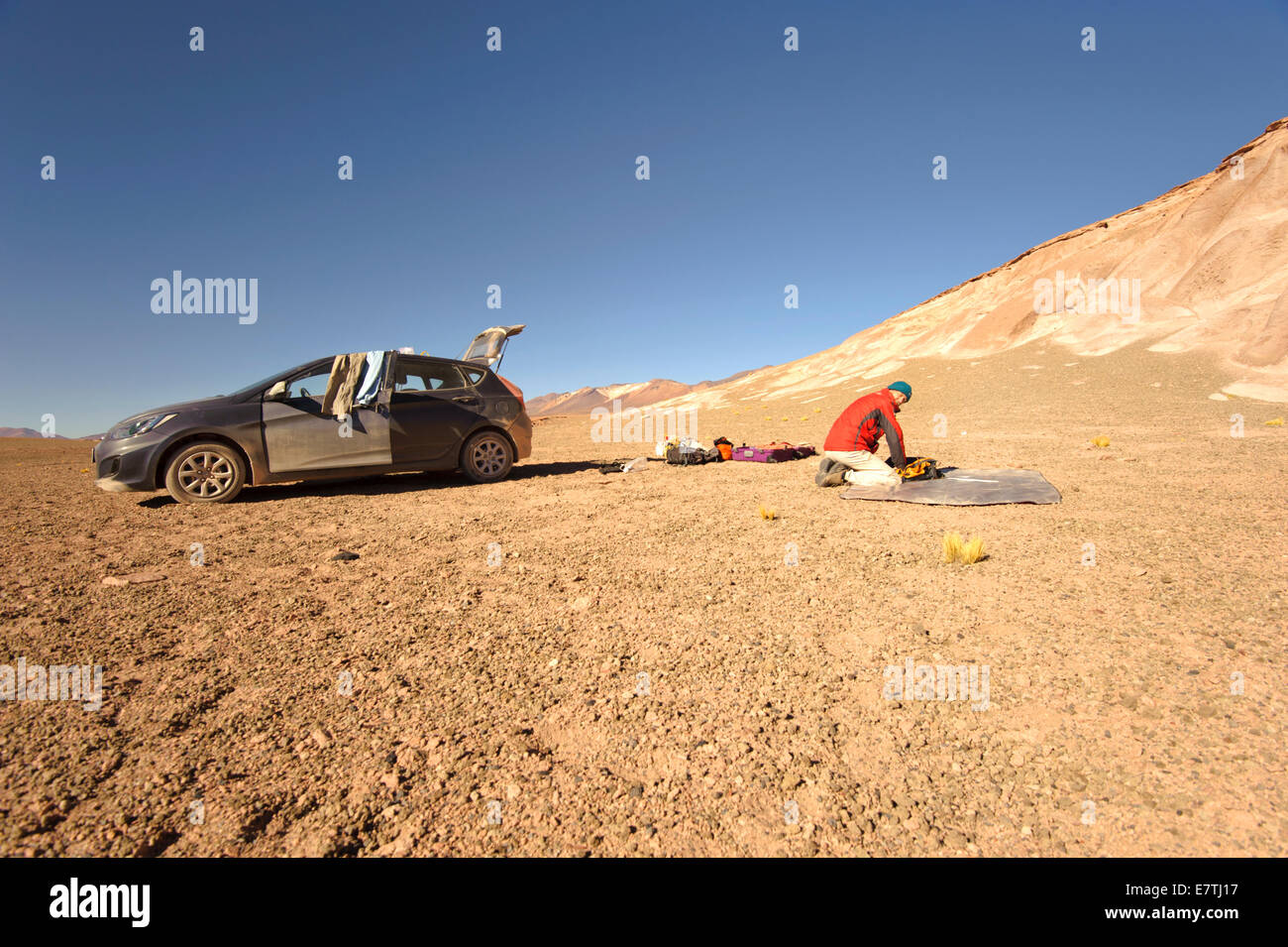 Camping In The Atacama Desert Stock Photo Alamy camping-in-the-atacama-desert-stock-photo-alamy