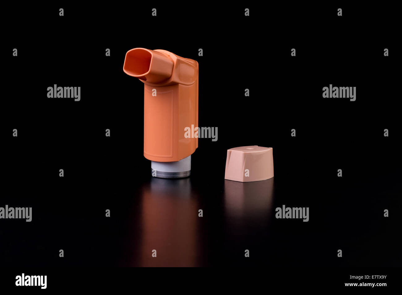 Blue inhaler hi-res stock photography and images - Alamy