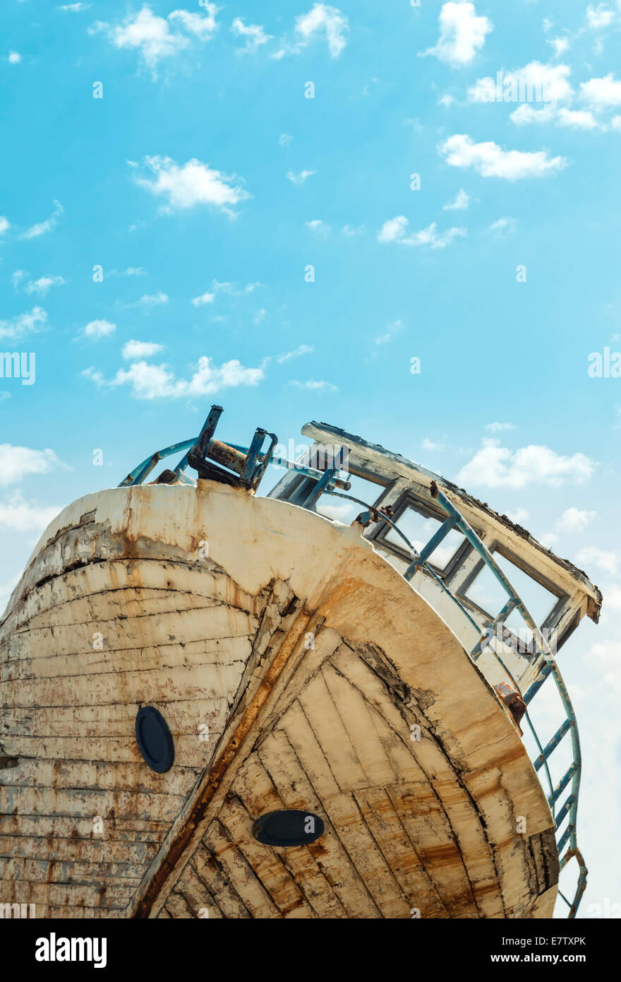 Abandoned old wooden shipwreck Stock Photo - Alamy