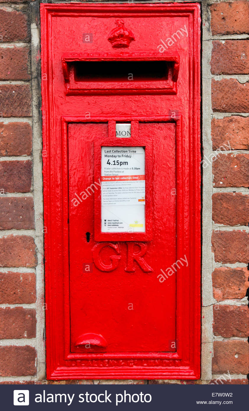 British Red Post Box Stock Photos & British Red Post Box Stock Images ...