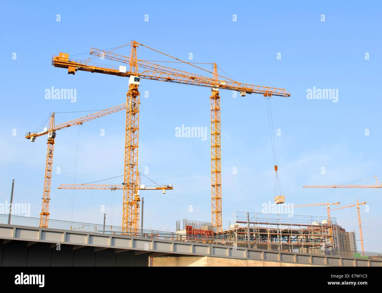 Tall cranes constructions hi-res stock photography and images - Alamy
