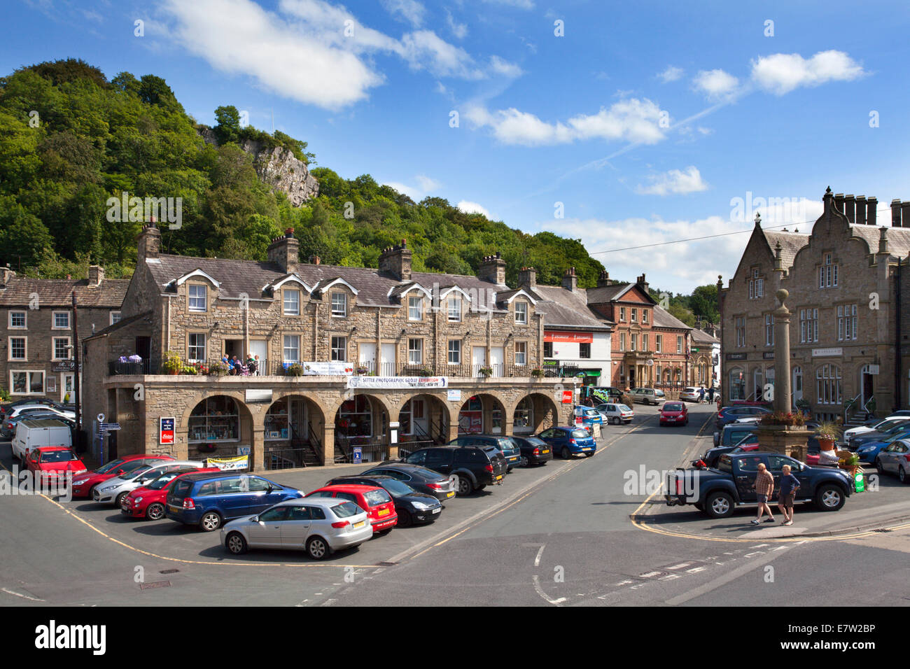 Settle Market Place and Shambles with Castlebergh Crag Behind North Yorkshire England Stock Photo