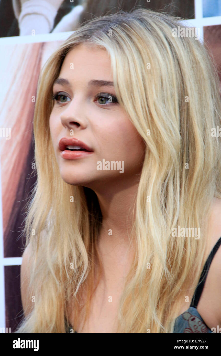 Chloe Grace Moretz Wears Flattering Voluminous Hair to the If I Stay  Premiere