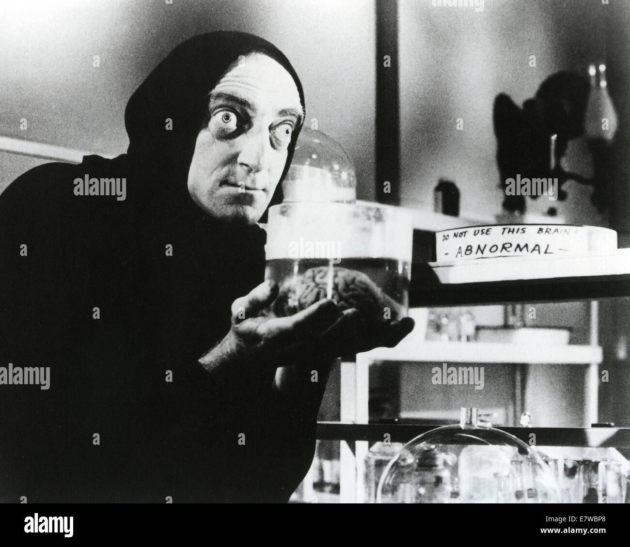 YOUNG FRANKENSTEIN 1974 Gruskoff/Venture films production directed by Mel Brooks starring Marty Feldman Stock Photo