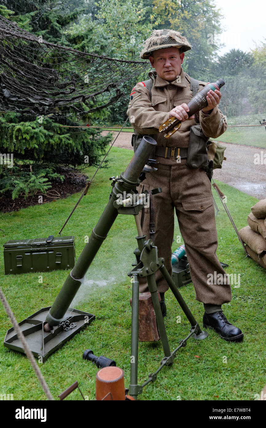 Corporal Nobbs 1st Btn Ox & Bucks Light Infantry demonstrates British Army Ordnance ML 3-inch standard mortar Mk II Stock Photo