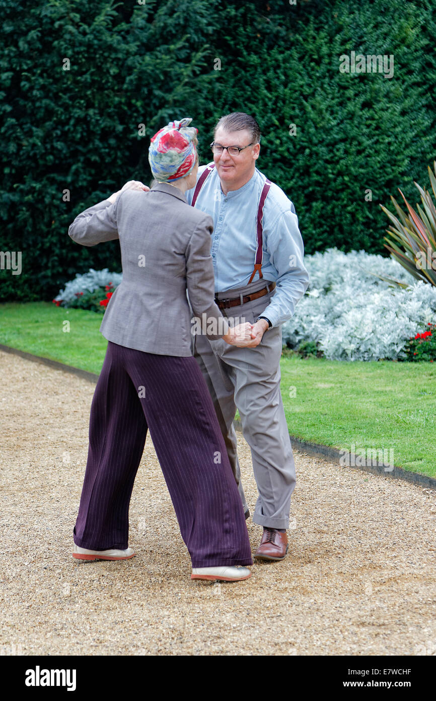 'Chocks Away For Dancing' group are 1940s era dance revivalists who show how to Swing-Jive Stock Photo