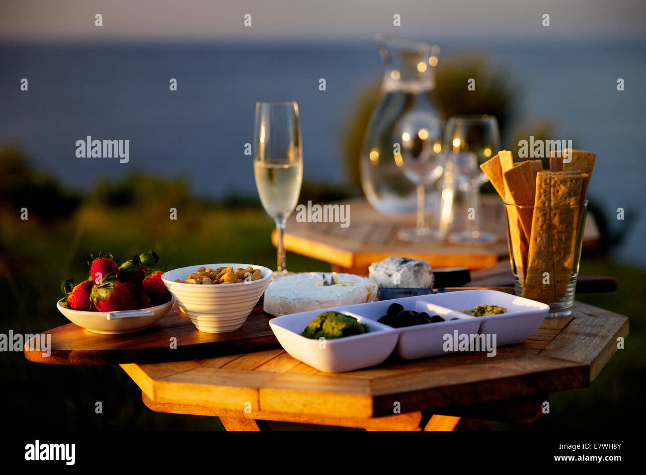 Sundowners and snacks on the cliff top, Snug Cove, Kangaroo Island, South Australia Stock Photo