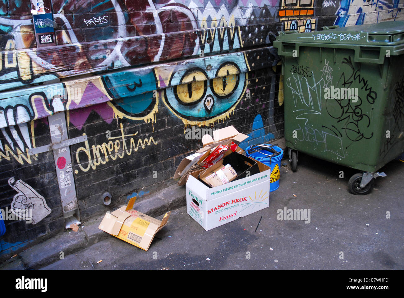 Graffiti litter bin hi-res stock photography and images - Alamy